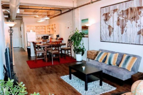 Cool Loft DoWNTOWN near River Mkt, Conv Ctr, P&L